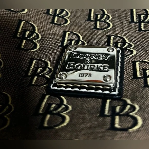 Dooney & Bourke Nikki Hobo Bag Signature Canvas Patent Leather Trim Black Brown - Picture 4 of 11